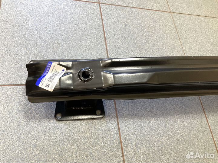 Усилитель заднего бампера VW Passat B7 / CC