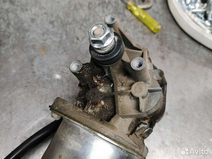 Мотор для трапеции дворников гранта калина