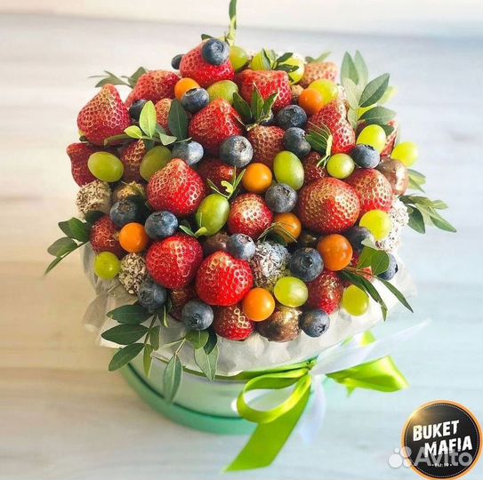 Вкусный букет их ягод и цветов, доставка