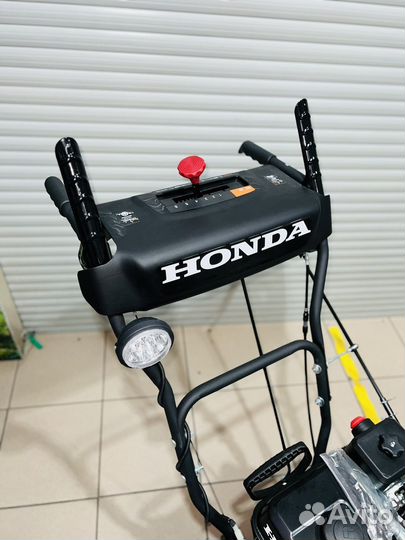 Снегоуборщик Honda HSS 569