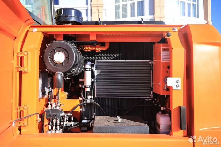 Гусеничный экскаватор Lonking CDM6135, 2023