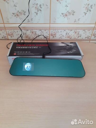 Видеорегистратор-зеркало