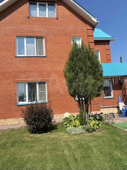 Коттедж 262,7 м² на участке 9,8 сот.