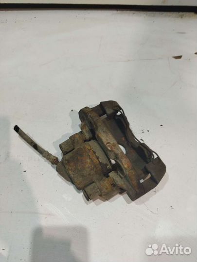 Ford Fiesta mk5 суппорт передний правый