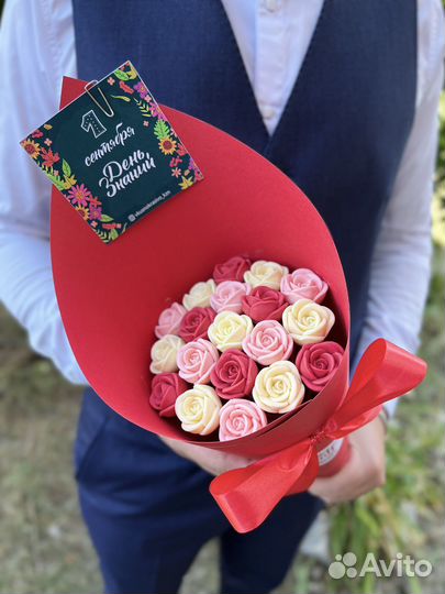 Сладкий букет из шоколадных роз на 1 сентября