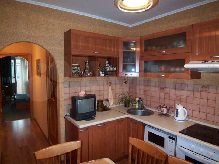 4-к. квартира, 80 м², 11/16 эт.