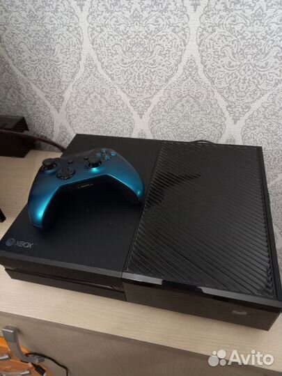 Xbox One 1tb в хорошем состоянии