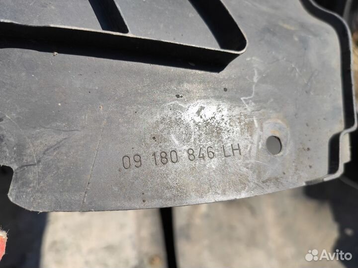 Подкрылок задний Универсал Седан Opel Vectra C