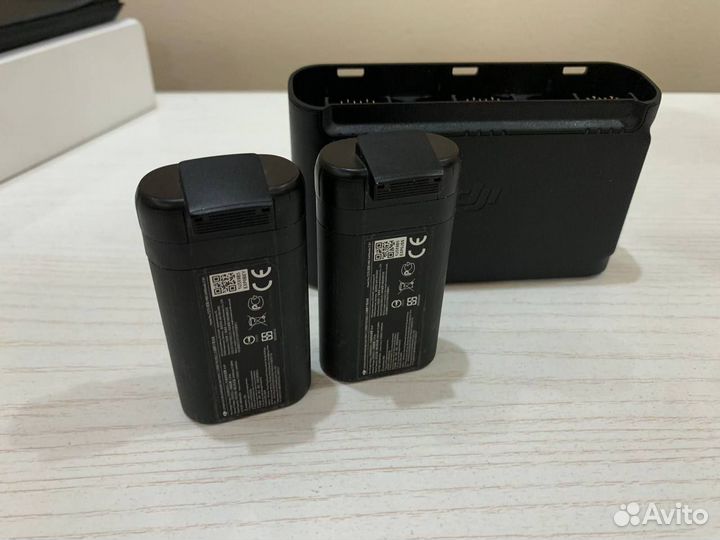 2 акб и зарядный хаб