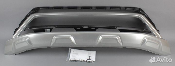 Декоративная накладка на передний бампер 5NA071608