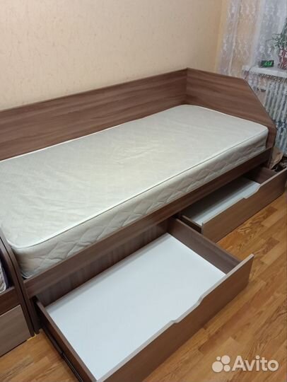 Кровать с матрасом бу
