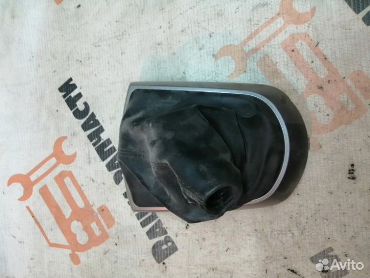 Кожух ручки кпп Hyundai Solaris 1 2010-2017