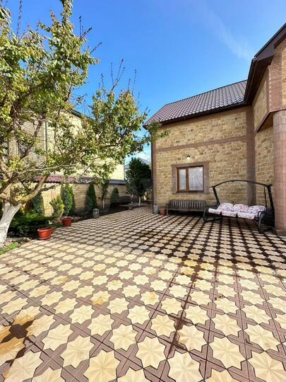 Дом 200 м² на участке 5 сот.