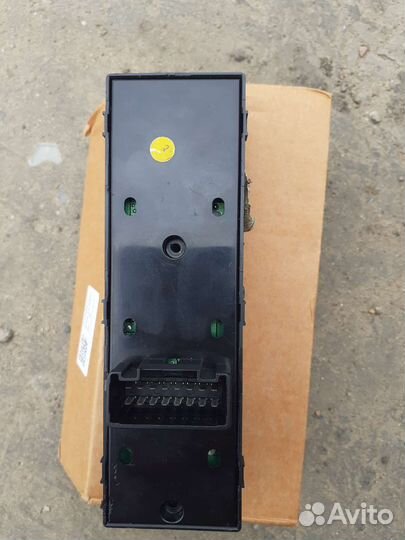 Блок управления стеклоподъёмников hyundai solaris