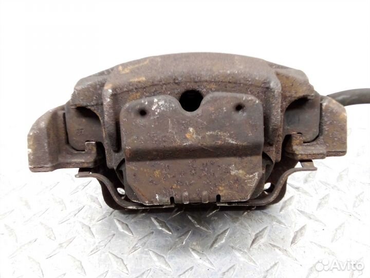 Суппорт передний левый BMW X5 E70