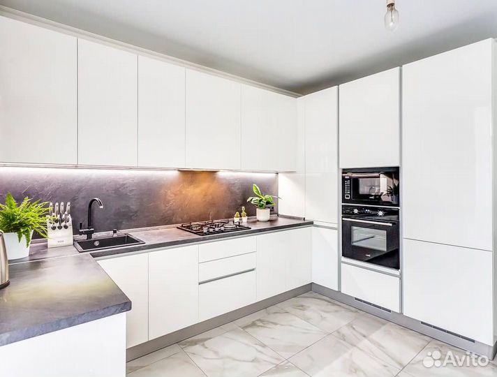 Кухонный гарнитур (любые размеры)