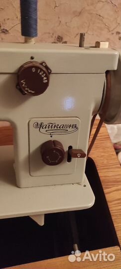 Швейная машинка ножная чайка 143