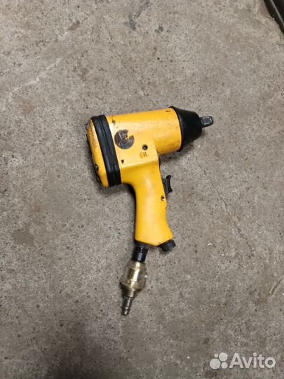 Гайковерт пневматический