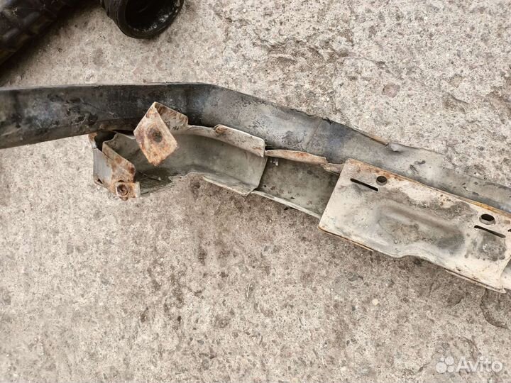 Губа на бампер Ford Explorer 1