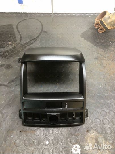 Рамка под магнитолу Hyundai-KIA Sorento 1