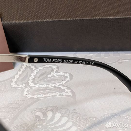 Солнцезащитные очки/имиджевые Tom Ford