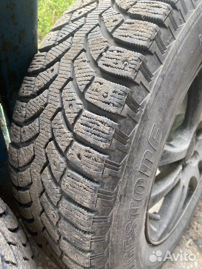 Bridgestone Blizzak Spike-01 205/70 R15 96T