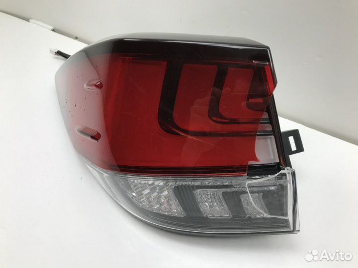 Фонарь задний наружный левый Lexus RX 4