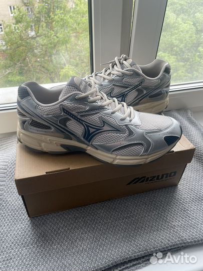 Кроссовки mizuno