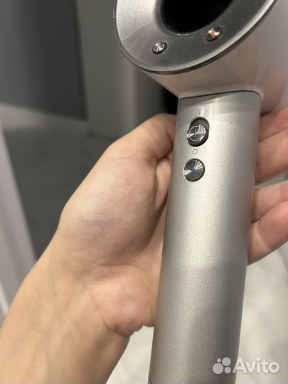 Фен Dyson Supersonic