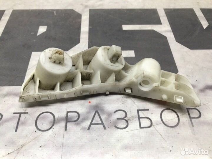 Крепление бампера переднее правое Infiniti M37 Y51