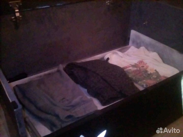 Продаю тумба- журнальный стол- комод- дизайнерский