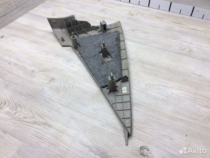 Обшивка стойки задней левая Chevrolet Cruze седан