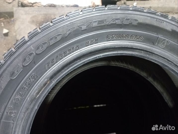 Goodyear Ice Navi Zea II 175/65 R14