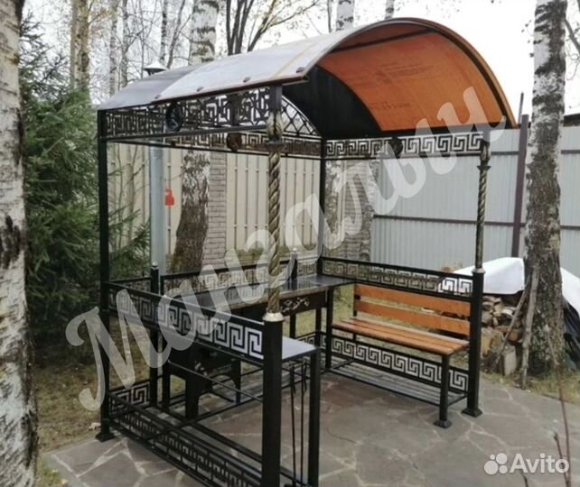 Мангал с крышей
