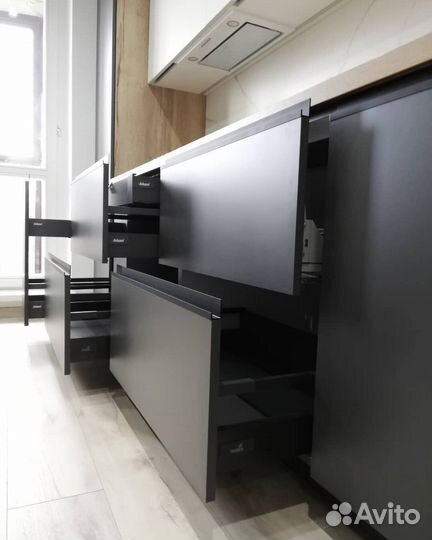 Кухня под потолок