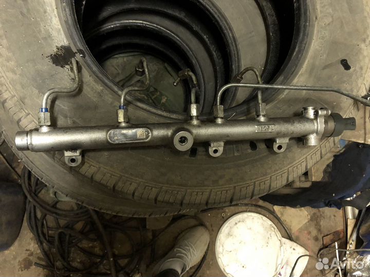 Топливная рампа hyundai santa fe classic D4EA