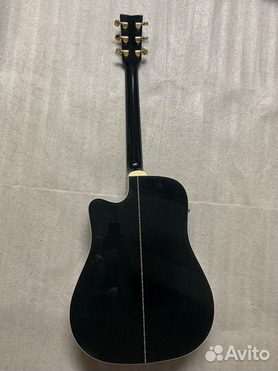 Акустическая гитара yamaha