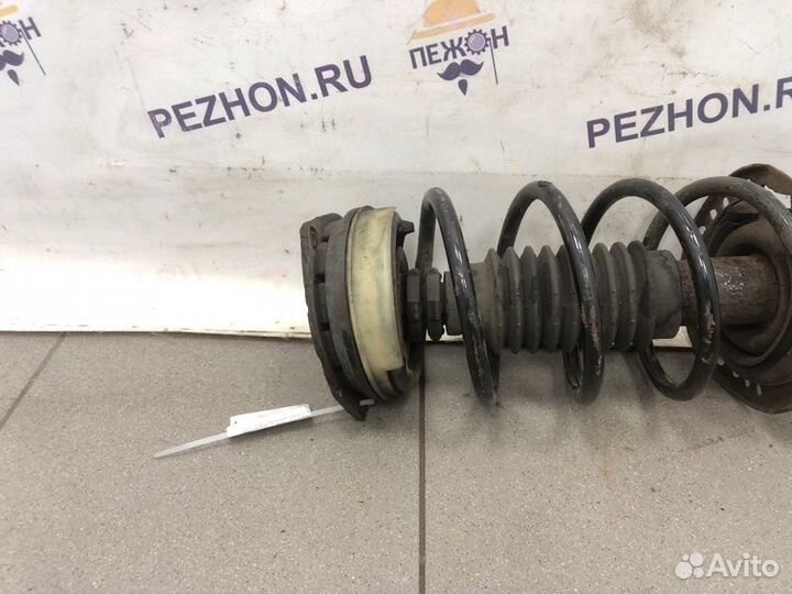 Амортизатор передний Renault Megane хэтчбек 5 дв