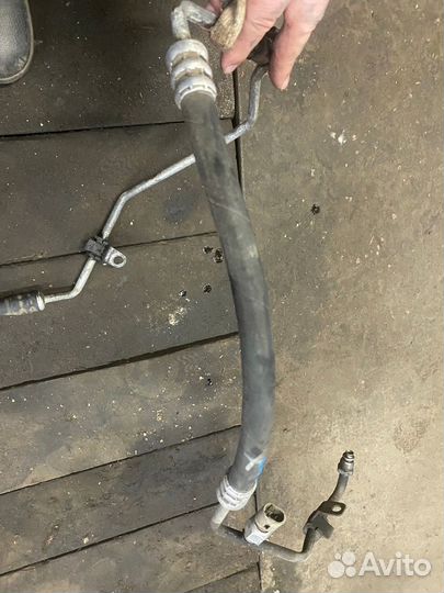 Трубка гур 8201002068 лада ларгус