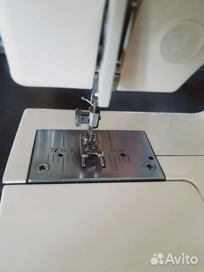 Швейная машина Jaguar