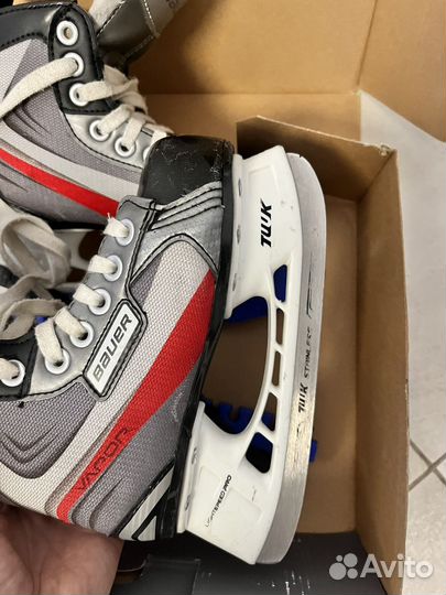 Хоккейные коньки бауэр