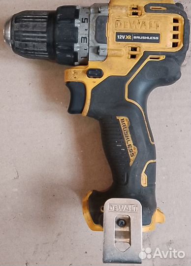 Б/у. Компактная дрель-шуруповерт dewalt 12 В XR DC