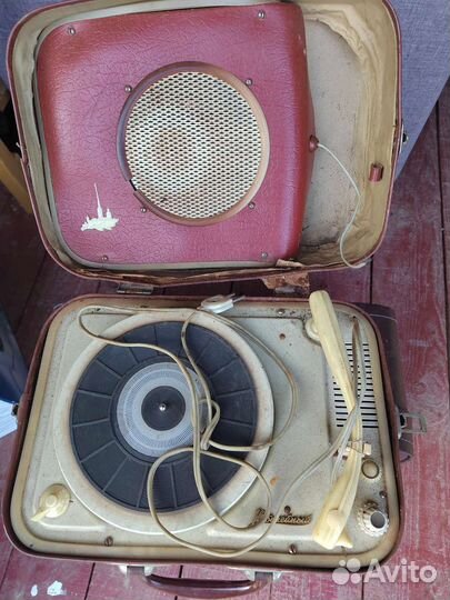 Проигрыватель винила 