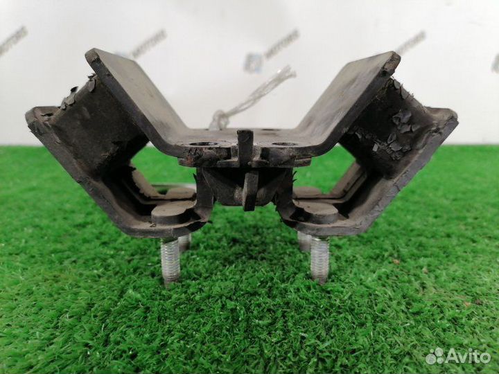 Подушка кпп задняя Toyota Mark Ii GX90 1GFE 1993