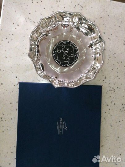 Новая ваза, Италия