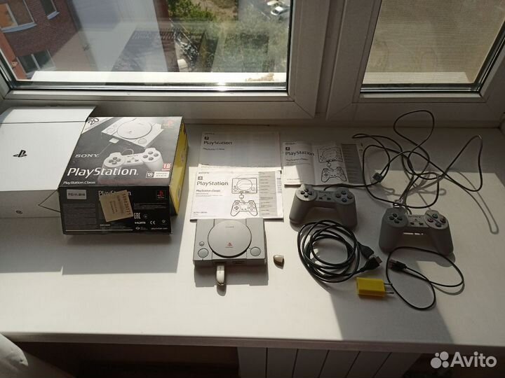 PS classic mini (прошита) + флешка 32GB + адаптер