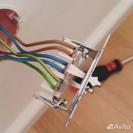 Электрик.Услуги электрика на дому. Сантехник