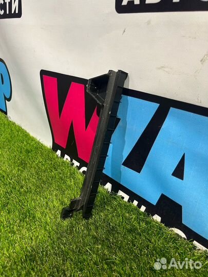 Направляющая стекла Chevrolet Trax рест. 2021