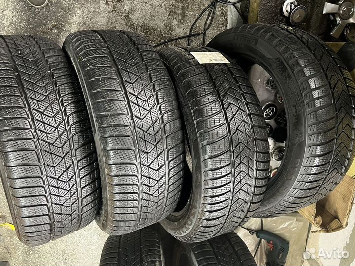 Pirelli Scorpion Winter RFT 245/45 R18