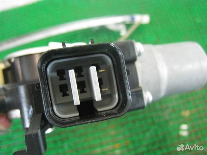 Стеклоподъемник передний правый Subaru Legacy/ Ou